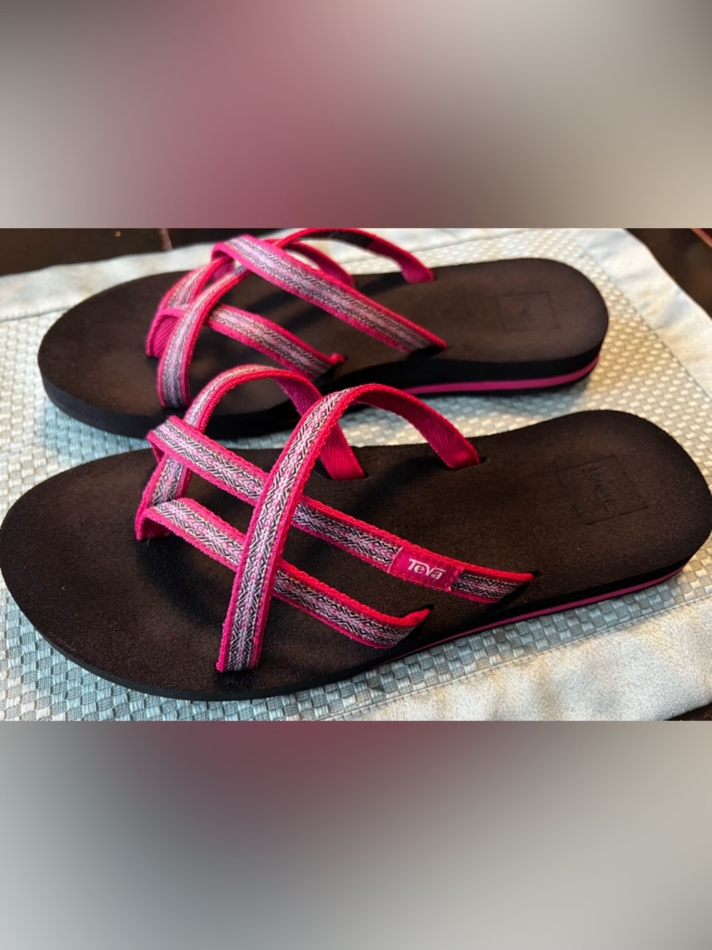 Teva Olowahu Flip Flops Womens Size 9